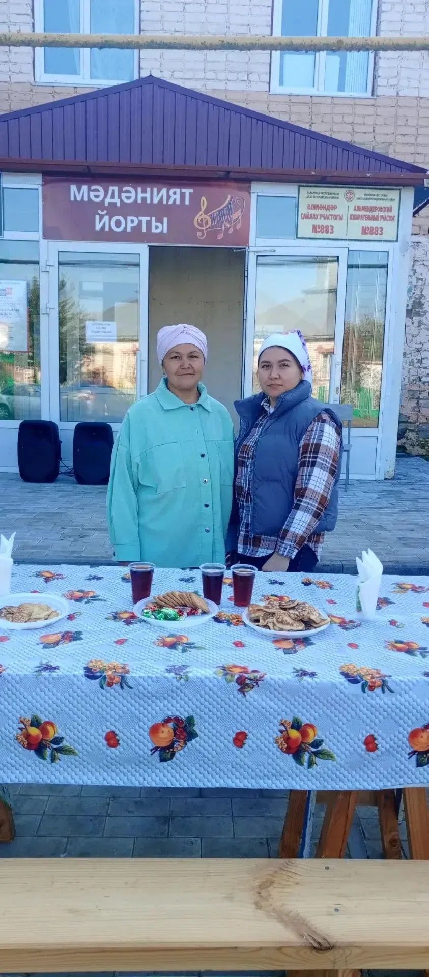 Әлмәндәрдә сайлаучыларны тәмле чәйләр белән каршы алалар