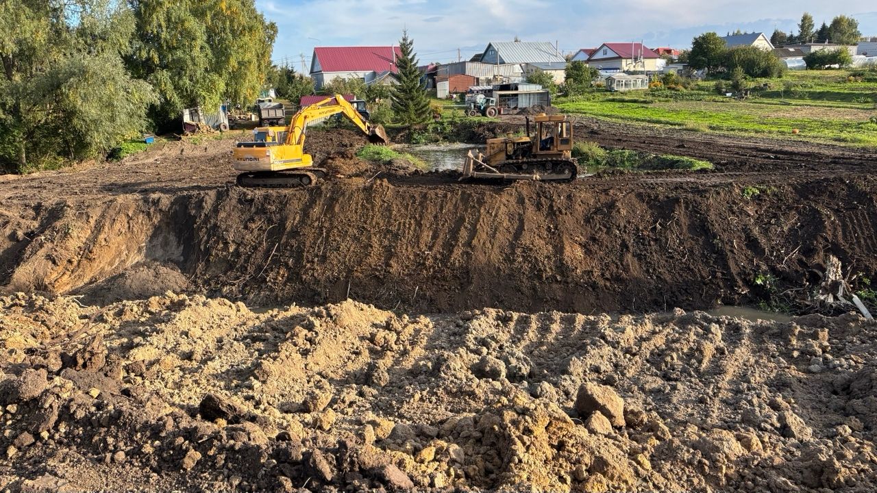 Иске Әнәледә елга чистартыла