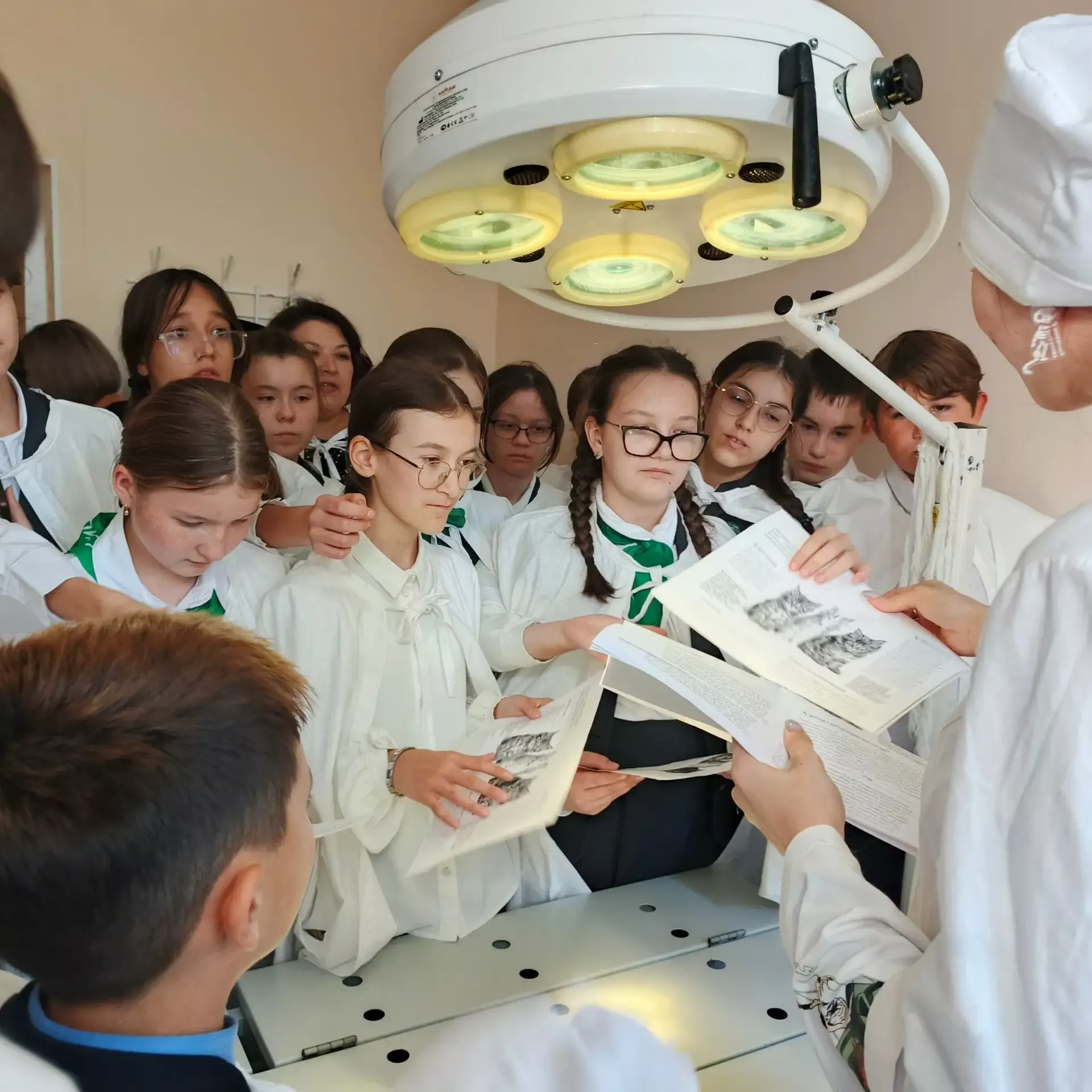 Апаста укучылар ветеринар һөнәре белән таныштылар