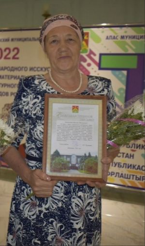 Мансура Гильфанова из Сатламышево ухаживает за бабушками с 2011 года