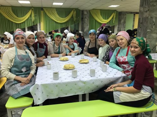 Апас урта мәктәбендә – Әниләр көне