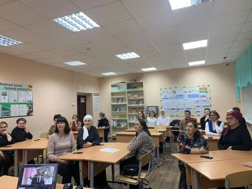 Апас урта мәктәбендә – Әниләр көне