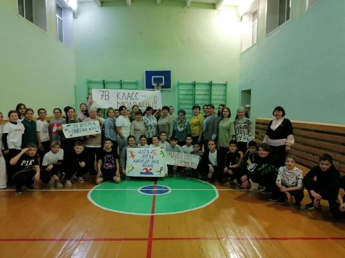 Апас урта мәктәбендә – Әниләр көне
