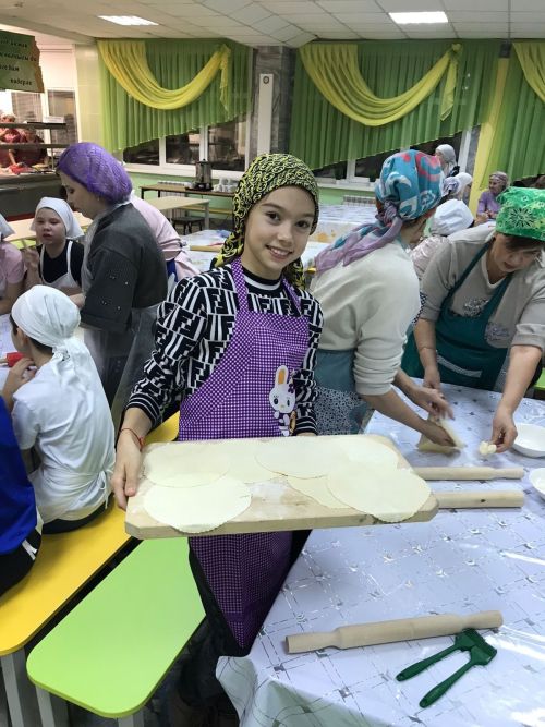 Апас урта мәктәбендә – Әниләр көне
