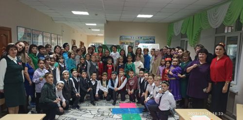 Апас урта мәктәбендә – Әниләр көне