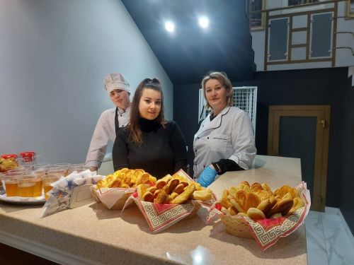 Апаста яшь спортчылар һәм мобилизацияләнгән хәрбиләрнең балалары өчен район башлыгының чыршы бәйрәме узды
