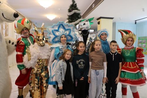 Апаста яшь спортчылар һәм мобилизацияләнгән хәрбиләрнең балалары өчен район башлыгының чыршы бәйрәме узды