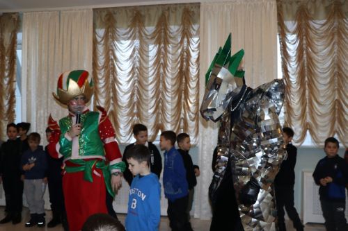 Апаста яшь спортчылар һәм мобилизацияләнгән хәрбиләрнең балалары өчен район башлыгының чыршы бәйрәме узды