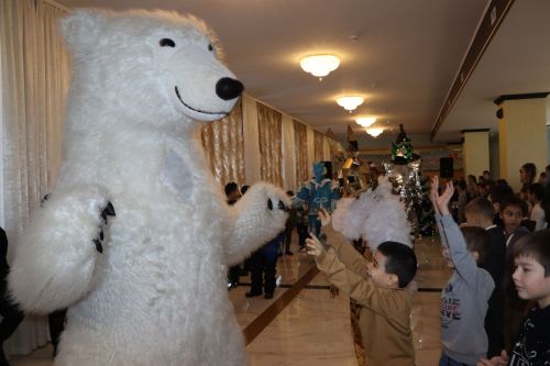 Апаста яшь спортчылар һәм мобилизацияләнгән хәрбиләрнең балалары өчен район башлыгының чыршы бәйрәме узды