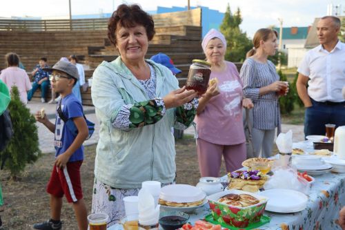 “Йолдыз”лы Зәлидә бик матур кич бүләк итте
