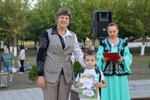 “Йолдыз”лы Зәлидә бик матур кич бүләк итте