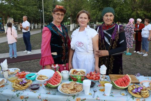 “Йолдыз”лы Зәлидә бик матур кич бүләк итте