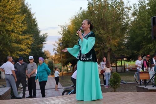 “Йолдыз”лы Зәлидә бик матур кич бүләк итте