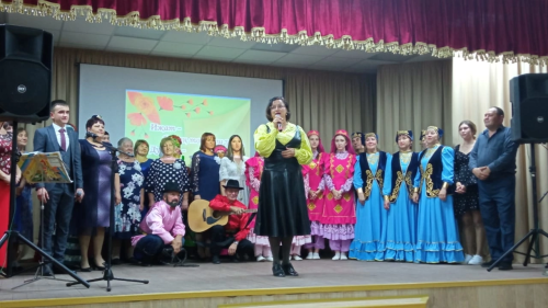 Шыгайда узган  иҗат концерты сәхнә осталарын берләштерде