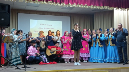 Шыгайда узган  иҗат концерты сәхнә осталарын берләштерде