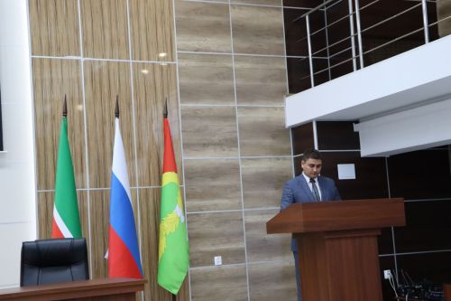 Апаста район башкарма комитеты җитәкчесе сайланды