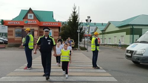 Апаста “Куркынычсыз юл кичүе” акциясе узды