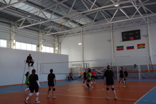 Апаста бәйрәм уңаеннан волейбол уеннары бара