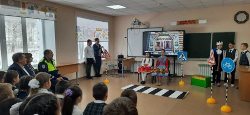 Биеш мәктәбе укучылары “Күренеп тор” акциясенә кушылган