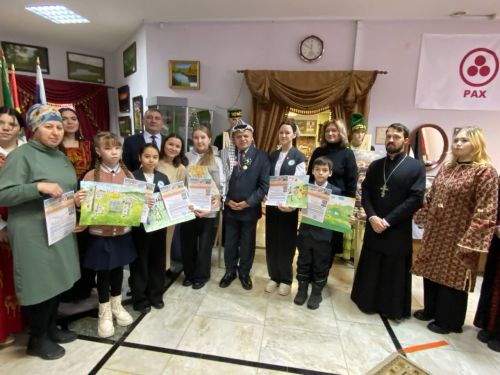 Апаста халыкара сәнгать күргәзмәсе ачылды
