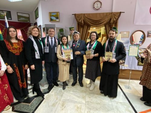 Апаста халыкара сәнгать күргәзмәсе ачылды