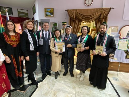 Апаста халыкара сәнгать күргәзмәсе ачылды