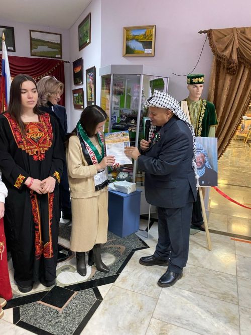 Апаста халыкара сәнгать күргәзмәсе ачылды