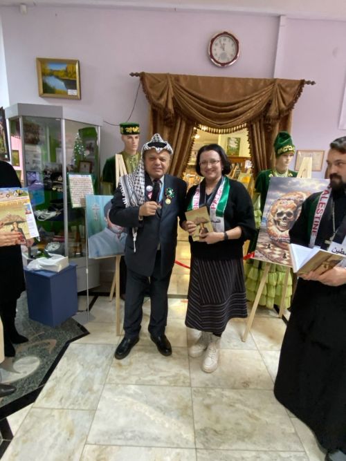 Апаста халыкара сәнгать күргәзмәсе ачылды