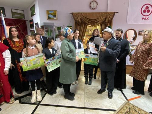 Апаста халыкара сәнгать күргәзмәсе ачылды