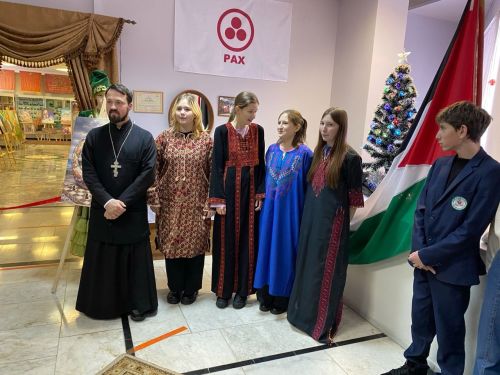 Апаста халыкара сәнгать күргәзмәсе ачылды