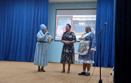 Олы Бакырчы мәдәният йорты каршында эшләп килүче