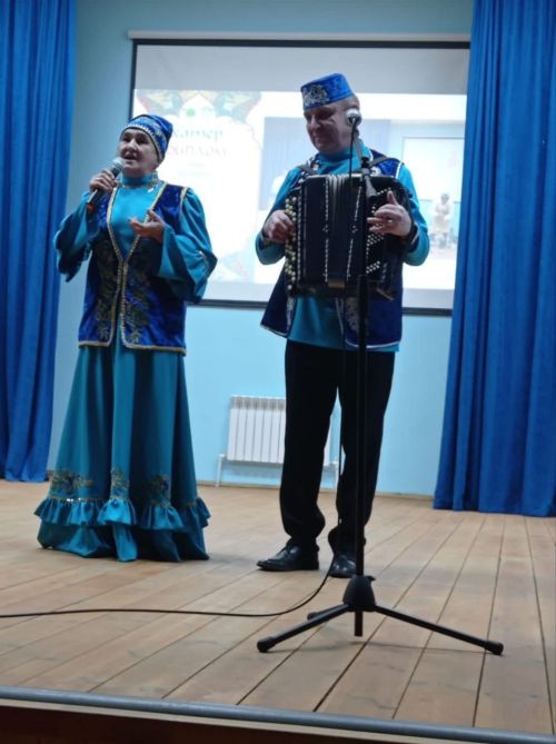 Олы Бакырчы мәдәният йорты каршында эшләп килүче