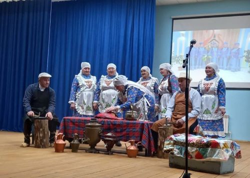 Олы Бакырчы мәдәният йорты каршында эшләп килүче