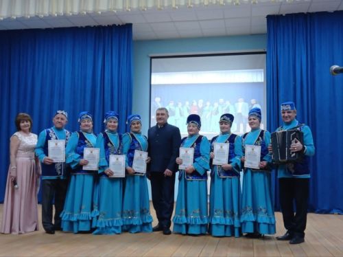 Олы Бакырчы мәдәният йорты каршында эшләп килүче