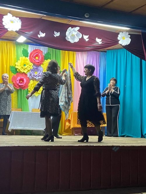 Югары Ындырчы авылында апалы-сеңелле уңган кызлар ярышкан