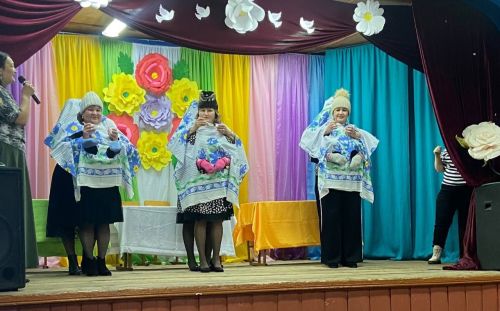 Югары Ындырчы авылында апалы-сеңелле уңган кызлар ярышкан