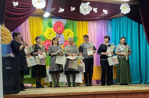Югары Ындырчы авылында апалы-сеңелле уңган кызлар ярышкан