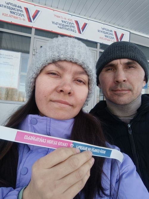 Семья Митрофановых из Казани стали обладателями третьего автомобиля среди проголосовавших на выборах Президента России