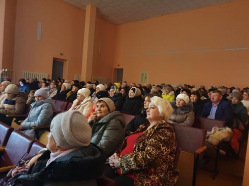 Каратун мәдәният йортында хатын-кызлар сәхнә гөрләткән