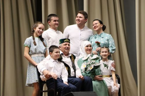 Апаста Гаилә елын тантаналы төстә ачтылар