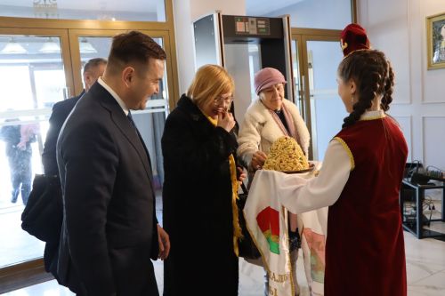 Апаста Гаилә елын тантаналы төстә ачтылар