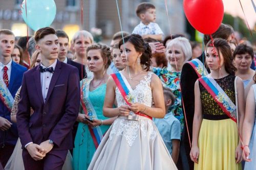 Когда будут выпускные и последние звонки в 2024 году