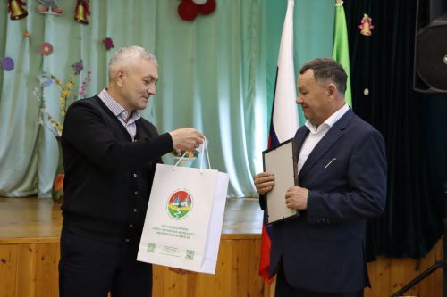 Борнаш мәктәбе музее бүлмәле һәм китаплы булды