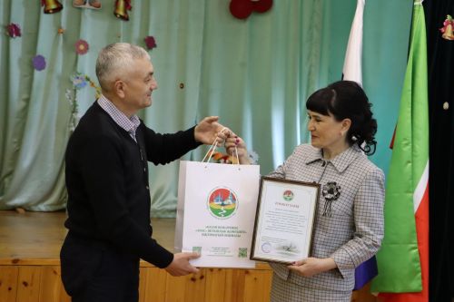 Борнаш мәктәбе музее бүлмәле һәм китаплы булды