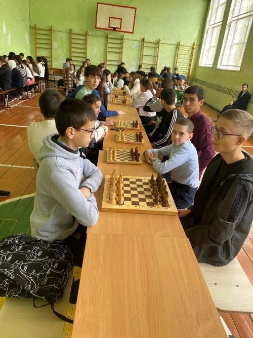 Яшь шахматчылар “бил алышты”
