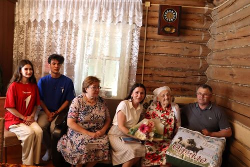 100 яшьлек Бибисара әби Миңнебаева: “Гел кычыткан ашадык”