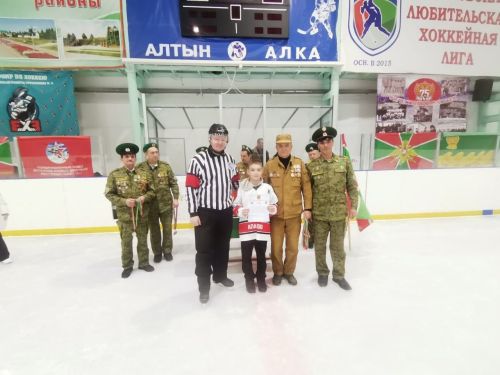 Районның яшь хоккейчылары хәрби хәрәкәтләр ветераннарын искә алдылар