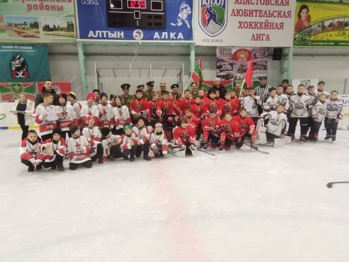 Районның яшь хоккейчылары хәрби хәрәкәтләр ветераннарын искә алдылар