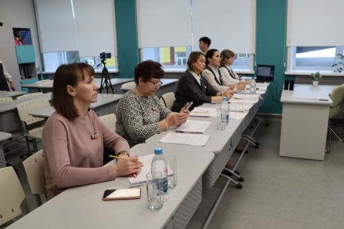 Апас мәктәбендә «Җамал Вәлиди укулары» III төбәкара фәнни-гамәли конференциясе узды