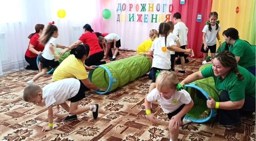 В Каратунском детском саду » Гульчечек» прошёл  конкурс-соревнование среди воспитанников и их родителей на знание Правил дорожного движения